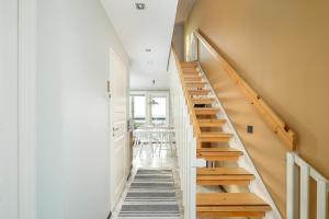 SeaStar 215 by Hiekka Booking