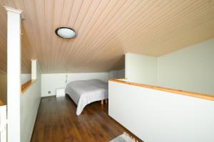 SeaStar 215 by Hiekka Booking