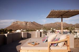 Luxury White House - Villa & Weddings - Family Villa Near the Sea to the Famous Zorbas Beach