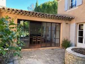 Mas provencal XIXème siécle avec piscine