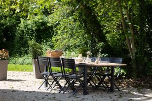 Maisons de vacances Ecrin exclusif au sein d'un chateau en Bourgogne : photos des chambres