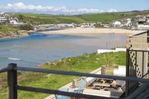 4 Glendorgal Sands, Newquay