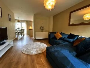 Chieveley Mews by SarroChic - Windlesham