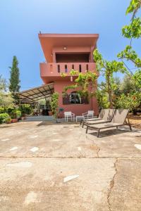 Olivegarden Cottage near the Beach