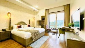 BluO Luxury Stay - Medicity - Balcony, Tub, TT