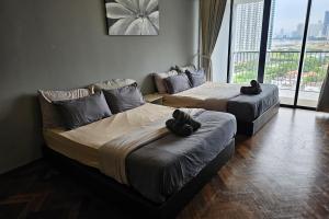 Deluxe Seaview Suite Twin Bed by The Only Bnb