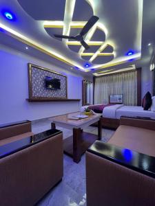 HOTEL COUNTRY INN