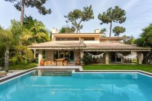 Oasis Pool and Golf 4bd Caparica | By Airnest - Aroeira
