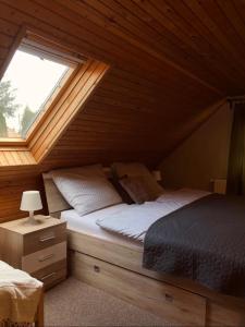 Hangulatos tetőtéri lakás