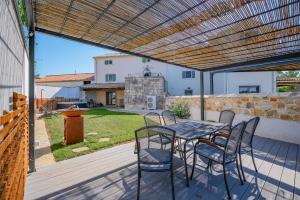 Beautiful Villa 119 with whirlpool in Visnjan 