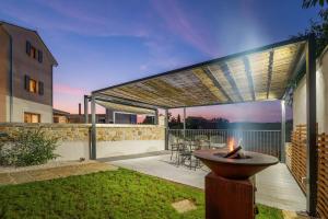 Beautiful Villa 119 with whirlpool in Visnjan 