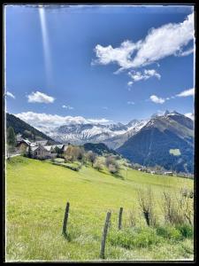 Appartements vue splendide montagnes centre village pieds des pistes et remontees Mecaniques : photos des chambres