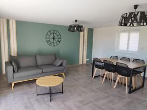 Maisons de vacances Longere a Saint Michel chef chef : photos des chambres