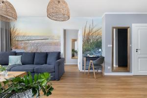 Bright Spacious Apartment with Parking Mazowiecka by Noclegi Renters