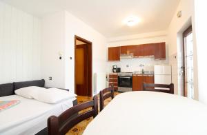 Apartments Pjescana Uvala 606