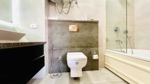 BluO Luxury Stay - Medicity - Balcony, Tub, TT