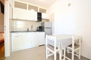 Apartments Pjescana Uvala 606 