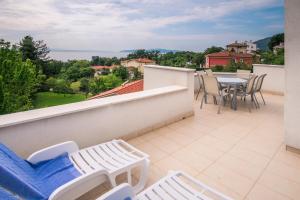 Apartment Ika with the pool and sea wiev 