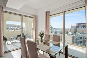 Downtown 2 Bedroom Penthouse