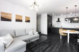 NEARTOpl AC Apartments Deluxe Vermelo PARKING