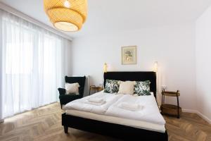 NEARTOpl AC Apartments Deluxe Vermelo PARKING