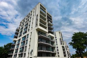 NEARTOpl AC Apartments Deluxe Vermelo PARKING