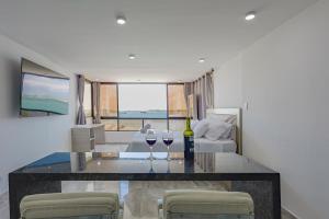 Lujoso apartamento con vista al mar