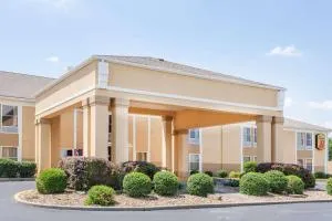 北部速8酒店 - 埃文斯维尔