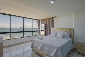 Lujoso apartamento con vista al mar