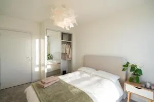 Private Room in 2 bed apartment - 豪士罗
