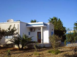 Maison Villa Sousse Chott-Meriem, jardin arboré, 400 m de la plage