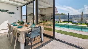 VILLA SABBIE ROSSE 6, Emma Villas