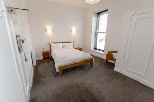 Opul Boutique at Admiral House