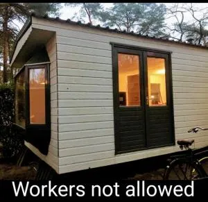 Wulft 47 Zonnig gezellig 6p chalet met zwembad in bosrijke omgeving op Familie Camping de Vossenburcht - Oshaar