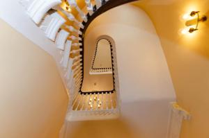 Opul Boutique at Admiral House