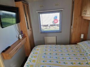 Browns caravan rentals, ingoldmells 4 berth caravan silver beach