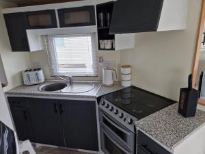 Browns caravan rentals, ingoldmells 4 berth caravan silver beach