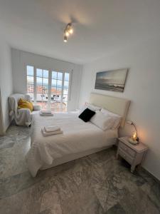 Nuestro Atico con vistas al Mar Terraza, Piscina y Parking
