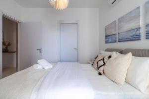Moon Light 1-Bedroom Apartment in Larnaca