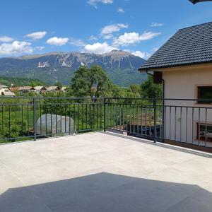 Apartma z lepo teraso za 3+1 osebe 