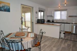 The Cozy Penguin with Sea Views