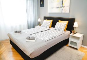 Casa de Dinca, 2 bedroom, big balcony, free parking zone