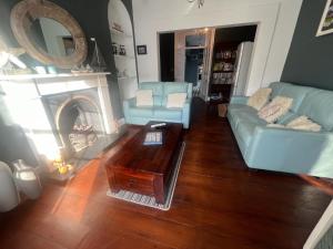 Guild Hall, sleeps 8 with parking in New Quay