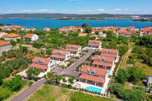 Papas Court III Pasman Villa with pool