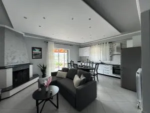 Nadi Penthouse with sea view - Skrofotinë