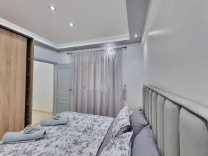 Brand new 4 bed apartment for 8 - beach bliss 7 min