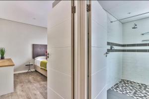 Beachfront Gem with generator