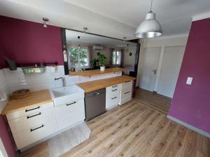 Maisons de vacances Maison 3 chambres avec jardin et piscine a deux pas d-Avignon : photos des chambres