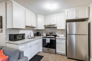 1BR Basement Condo - James Street