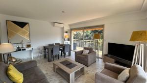 A083 - Modern & Bright apt - Cannes center